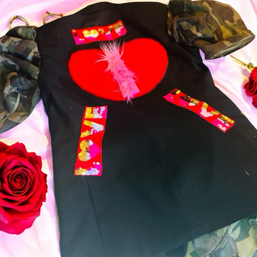 Limited Edition Camouflage Jacket with Red Rose - Picture 3 of 3